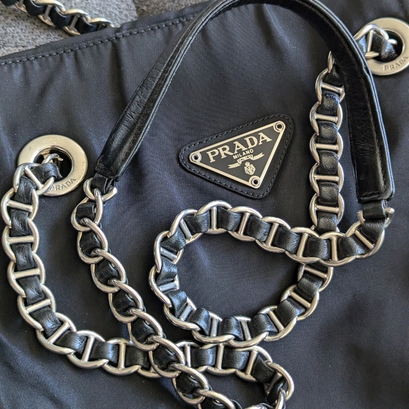 AUTHENTIC VINTAGE Prada Tessuto Chain Bag - Black w/ Silver Hardware - Picture 6 of 17